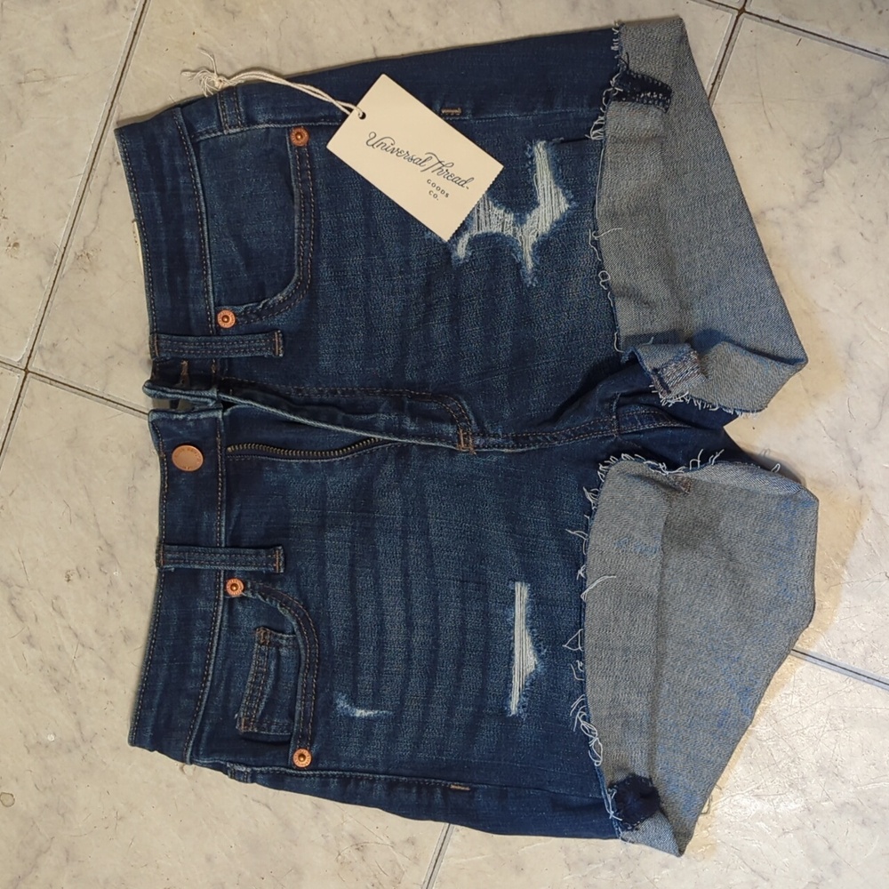 Universal Thread Goods CO. High-Rise Midi Shorts NWT